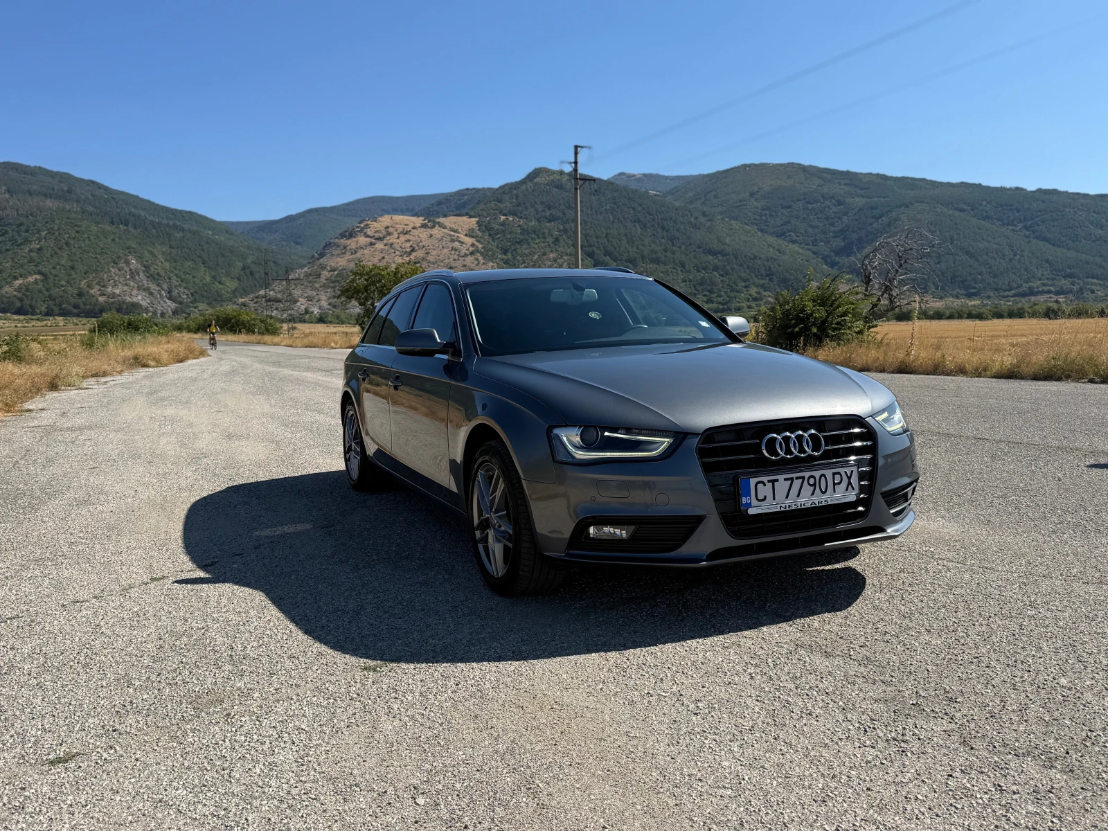 Audi A4 2.0TDI.Автомат* Нави* Фейслифт* , снимка 2 - Автомобили и джипове - 55681976
