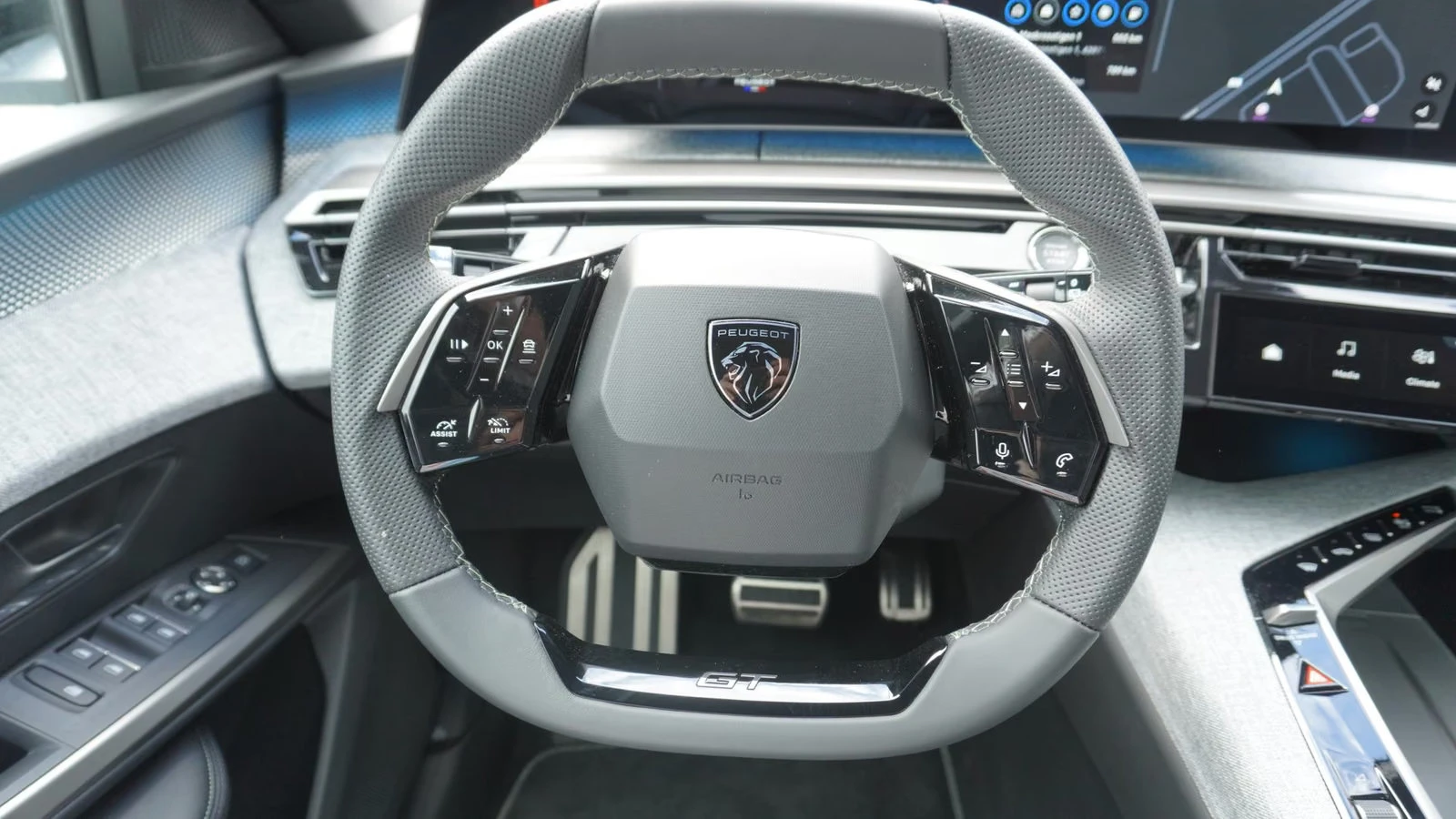 Peugeot 5008 HEV/145HP/7S/MATRIX/ACC/CAM/NAVI/CPLAY/631q, снимка 8 - Автомобили и джипове - 55753076