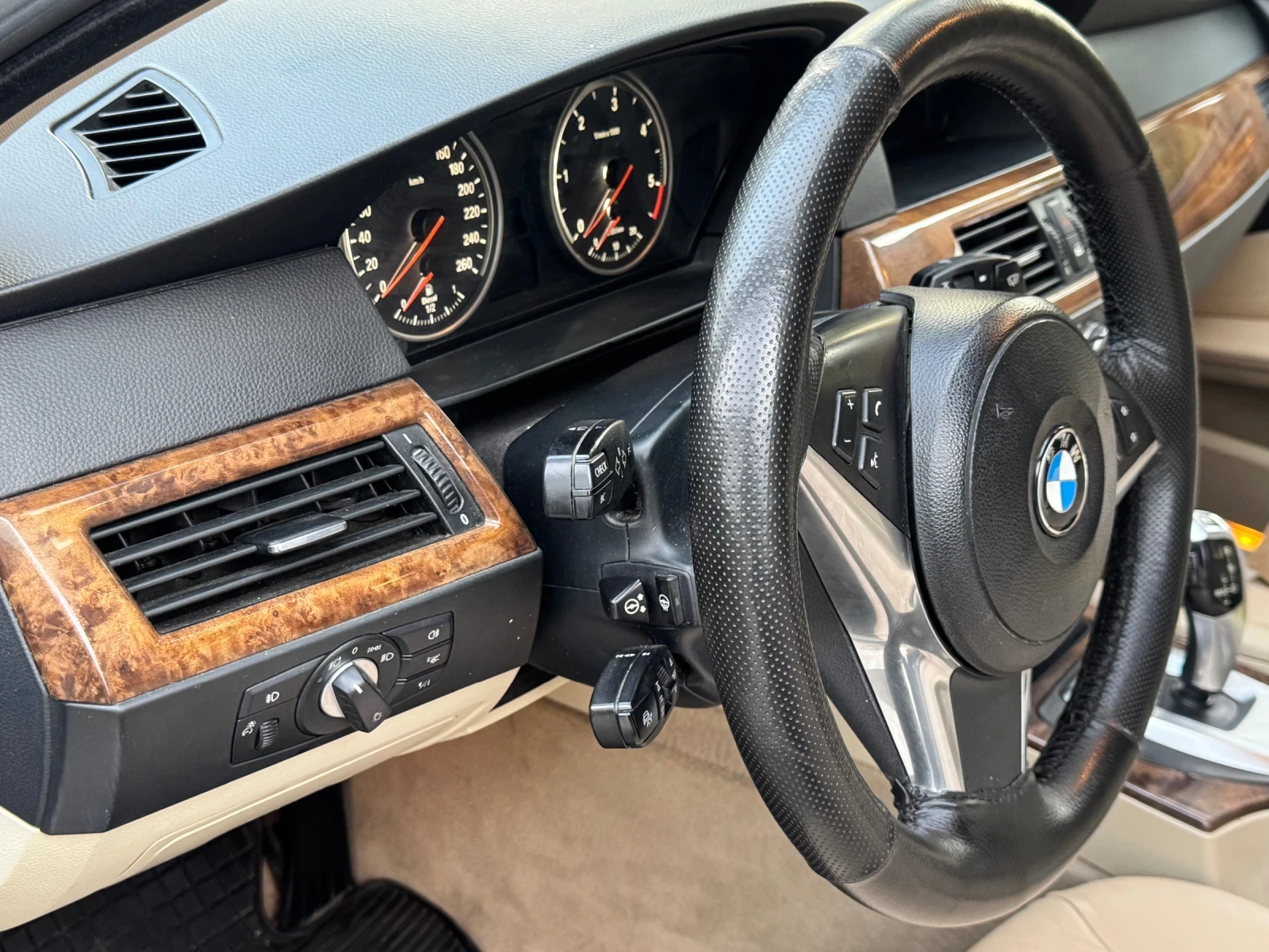 BMW 530 d M Sport/HeadUP, снимка 13 - Автомобили и джипове - 55791068