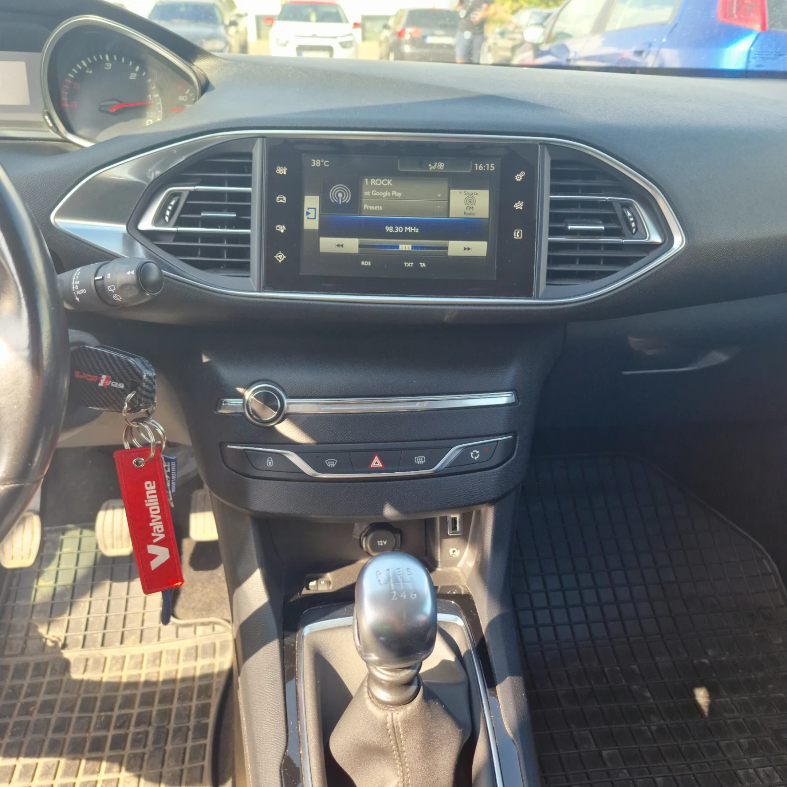 Peugeot 308 SW 1.6hdi, снимка 9 - Автомобили и джипове - 56002056