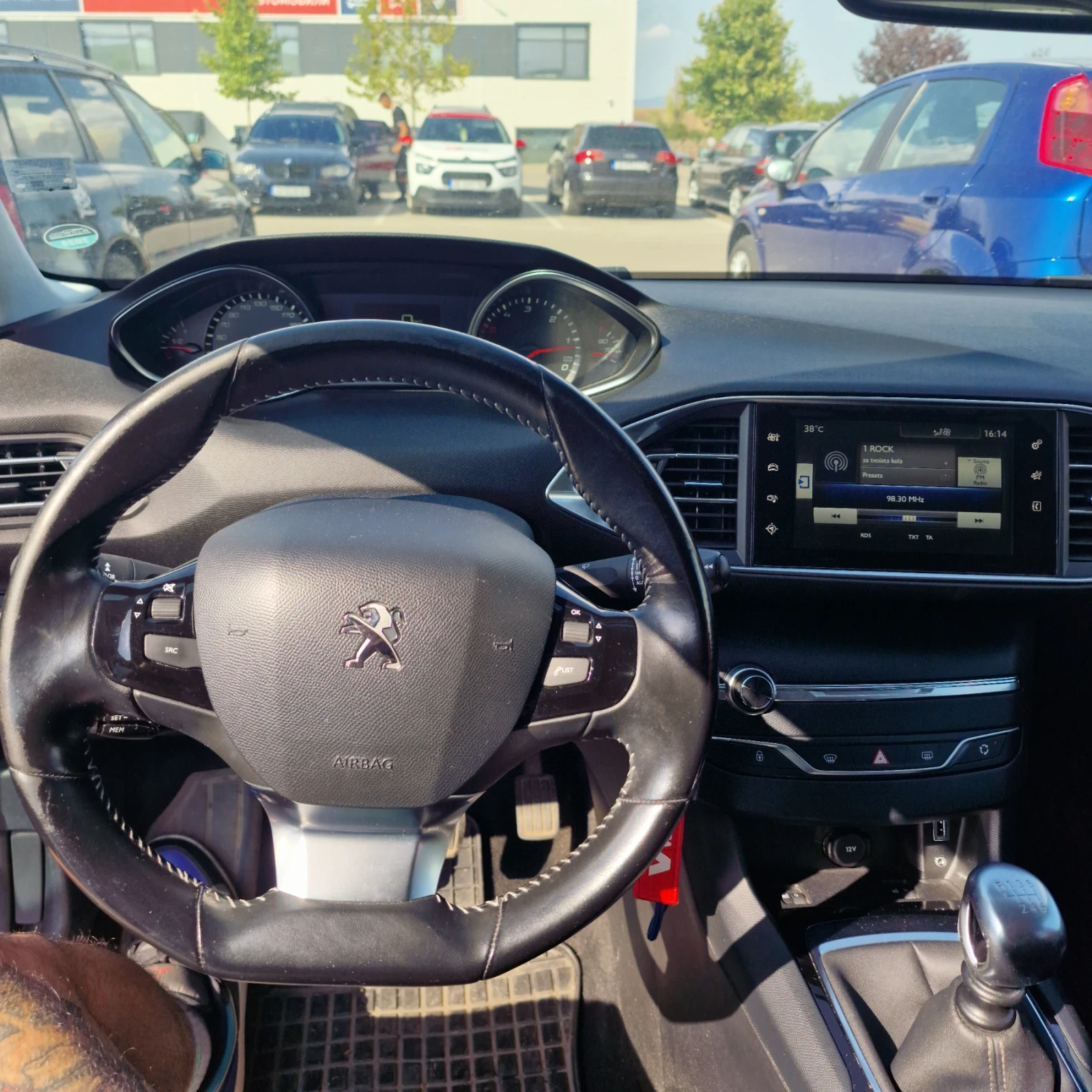 Peugeot 308 SW 1.6hdi, снимка 12 - Автомобили и джипове - 56002056