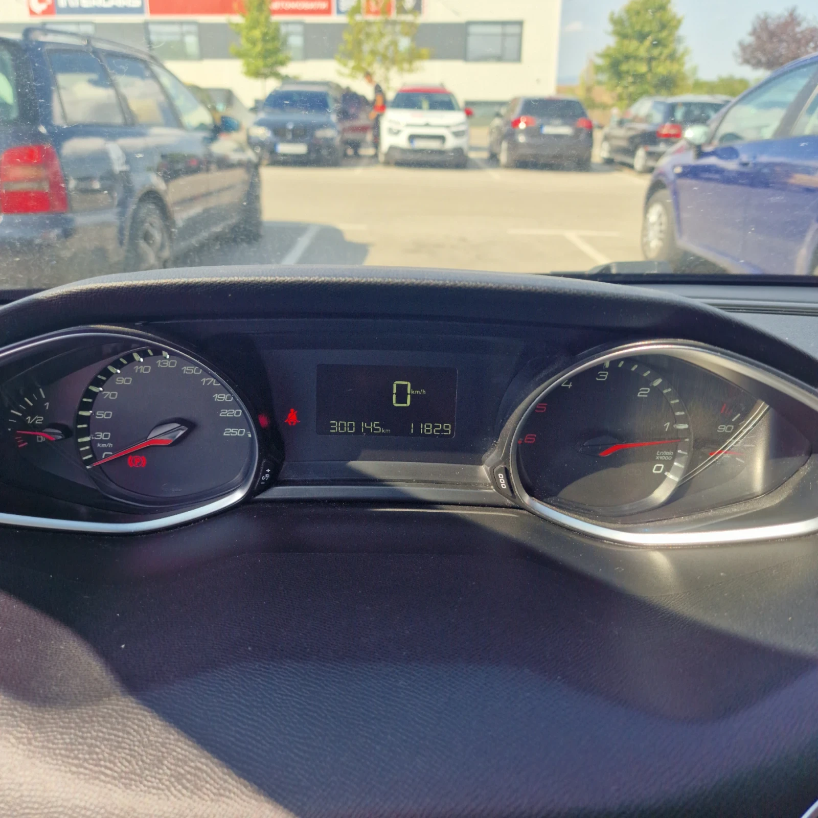Peugeot 308 SW 1.6hdi, снимка 13 - Автомобили и джипове - 56002056