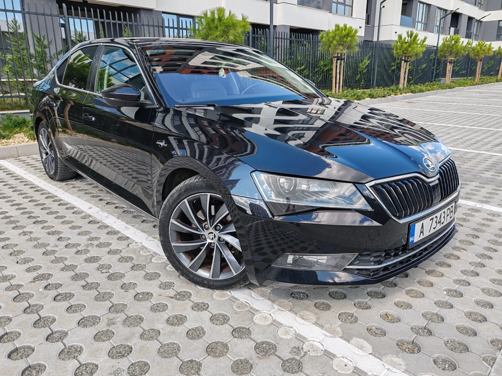 Skoda Superb L&K 2.0d 190, снимка 2 - Автомобили и джипове - 56075599