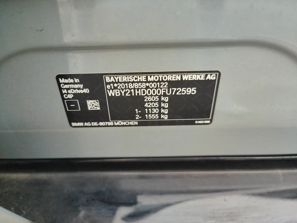 BMW i4 eDrive40 Leather LED Navi 94% SoH, снимка 16 - Автомобили и джипове - 56304734