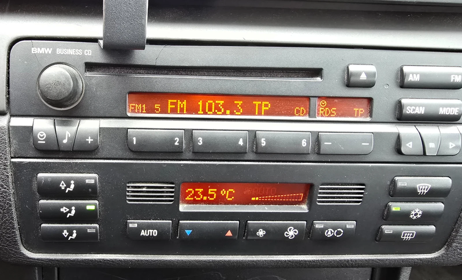 BMW 320 2.0, снимка 10 - Автомобили и джипове - 56450910