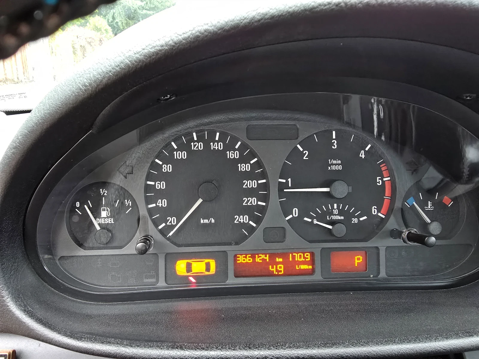 BMW 320 2.0, снимка 9 - Автомобили и джипове - 56450910