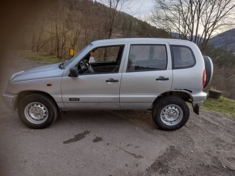 Chevrolet Niva, снимка 2 - Автомобили и джипове - 47549063