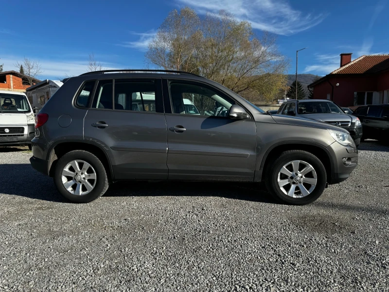 VW Tiguan 2.0TDI/4x4/140kc, снимка 8 - Автомобили и джипове - 52409538