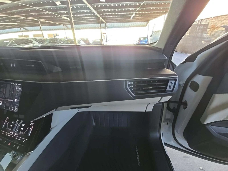 Audi Q8 Sportback e-tron S line Premium, снимка 10 - Автомобили и джипове - 53211924