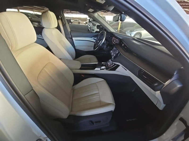 Audi Q8 Sportback e-tron S line Premium, снимка 9 - Автомобили и джипове - 53211924