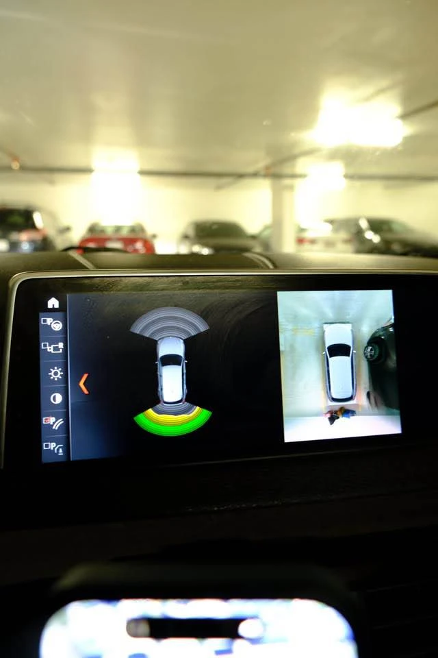 BMW X5 xDrive35i / M Sport Pkg / Navi/Heated se/Head up, снимка 11 - Автомобили и джипове - 53455106