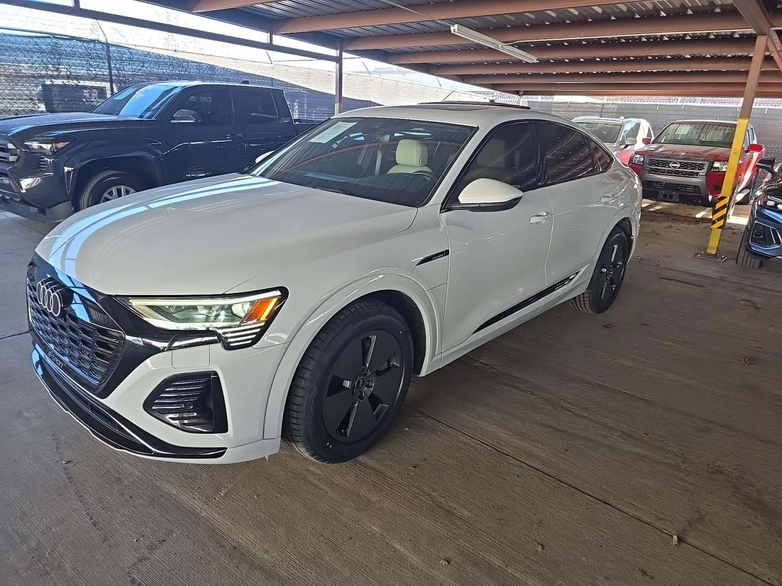 Audi Q8 Sportback e-tron S line Premium, снимка 1