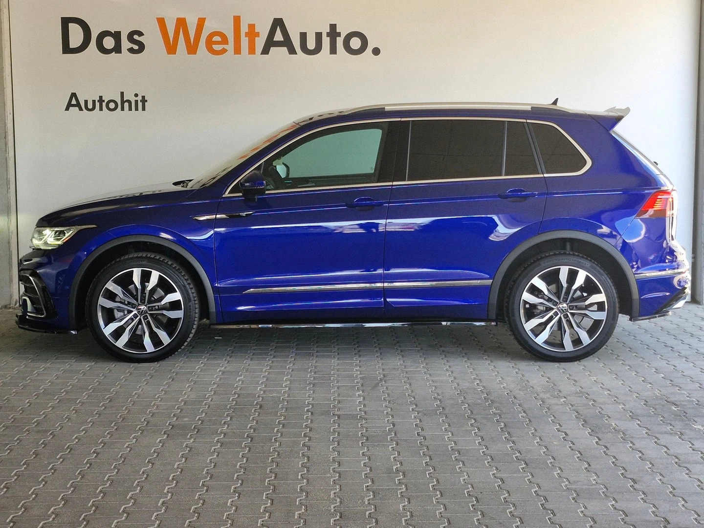 VW Tiguan R-Line 2.0 TSI OPF 4MOTION DSG - изображение 3