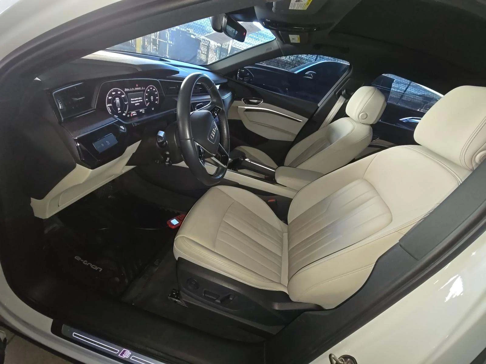 Audi Q8 Sportback e-tron S line Premium - изображение 5