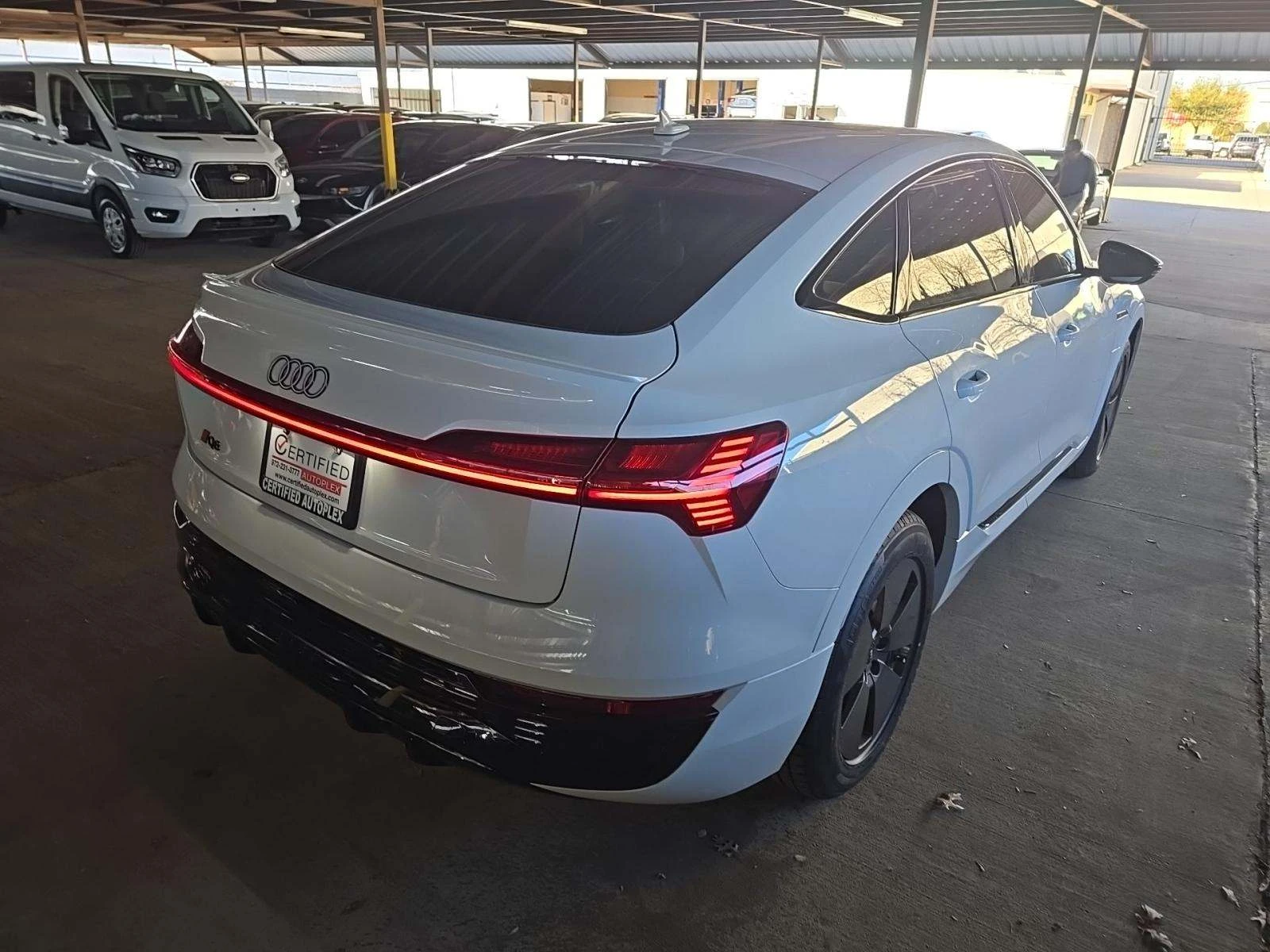 Audi Q8 Sportback e-tron S line Premium - изображение 4