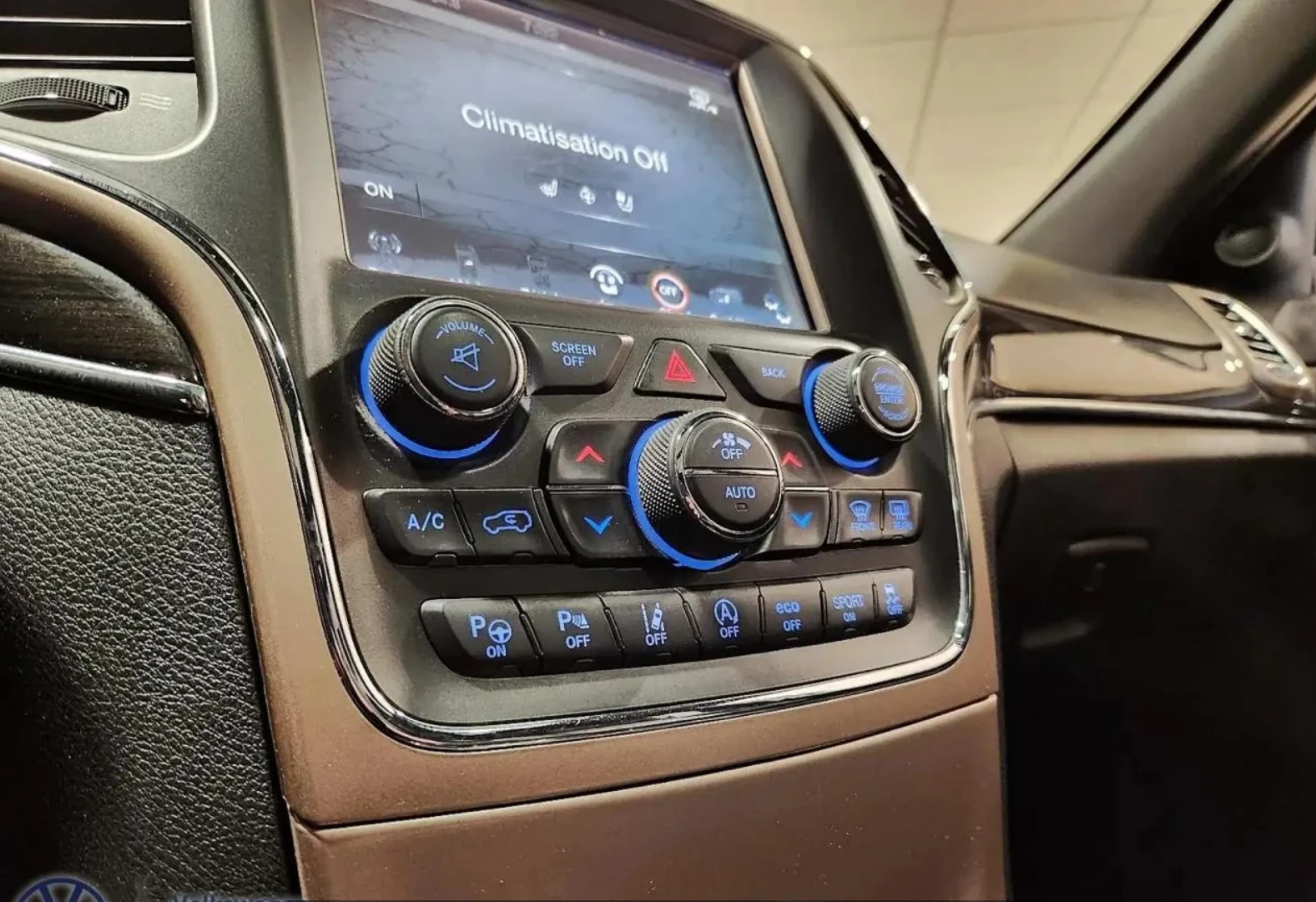 Jeep Grand cherokee OVERLAND* DISTRONIC* PANO* HEATED SEATS*  | Mobile.bg � ����������� 14