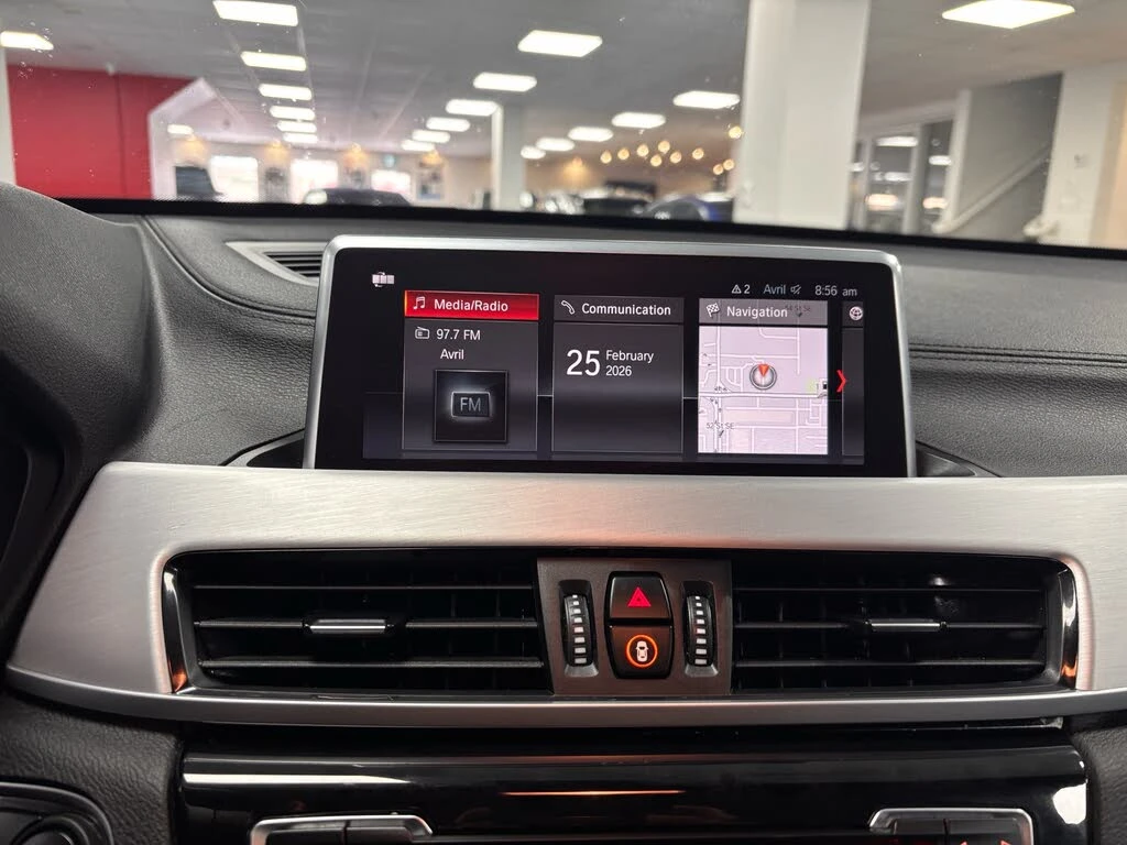 BMW X1 xDrive 28i* M-Pack* AMBIENT* PANORAMA* ПОДГРЕВ* , снимка 11 - Автомобили и джипове - 53694642