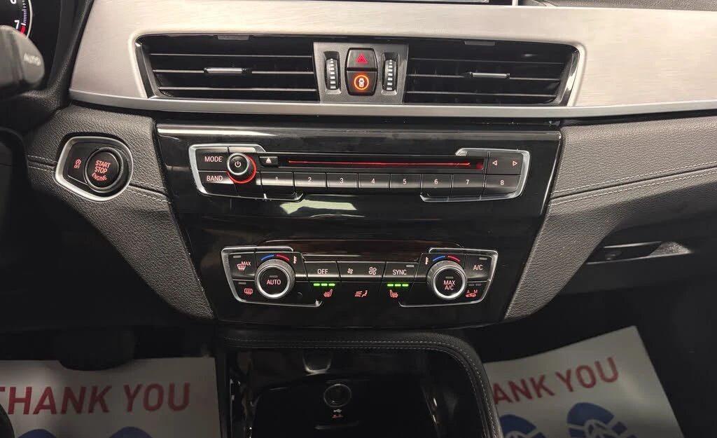 BMW X1 xDrive 28i* M-Pack* AMBIENT* PANORAMA* ПОДГРЕВ* , снимка 12 - Автомобили и джипове - 53694642