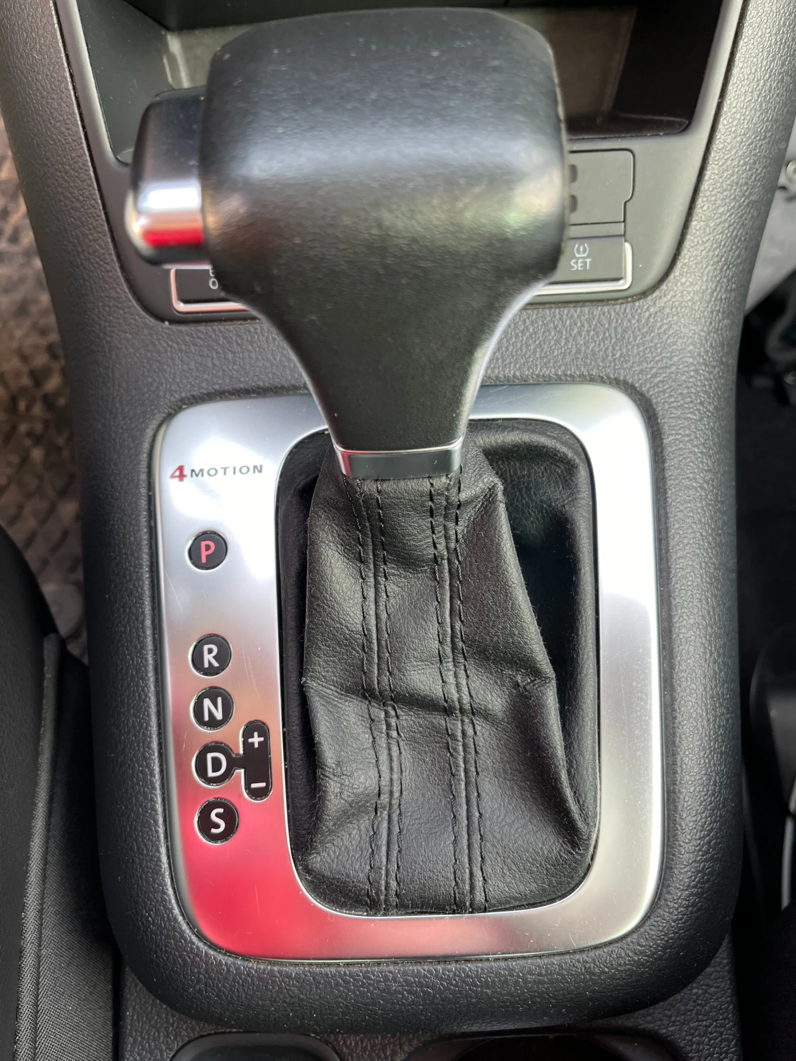 VW Tiguan VW Tiguan 2.0 TDI HIGHLINE 4MOTION /4x4/, снимка 14 - Автомобили и джипове - 54207331