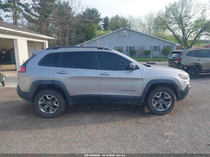 Jeep Cherokee 3.2l Trailhawk 4X4, снимка 13 - Автомобили и джипове - 54383740