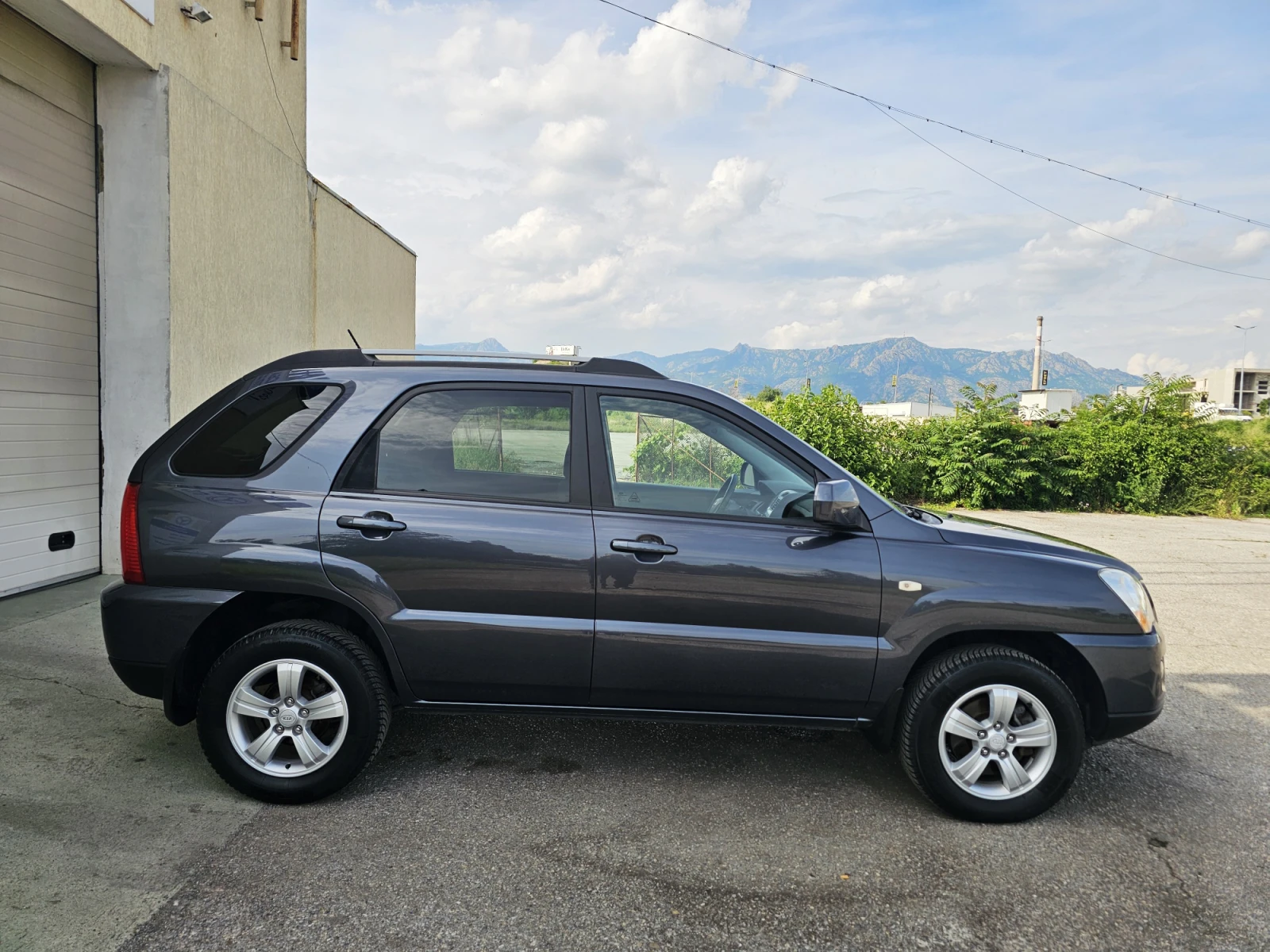 Kia Sportage 2.0 ACTIVE, снимка 8 - Автомобили и джипове - 54766429