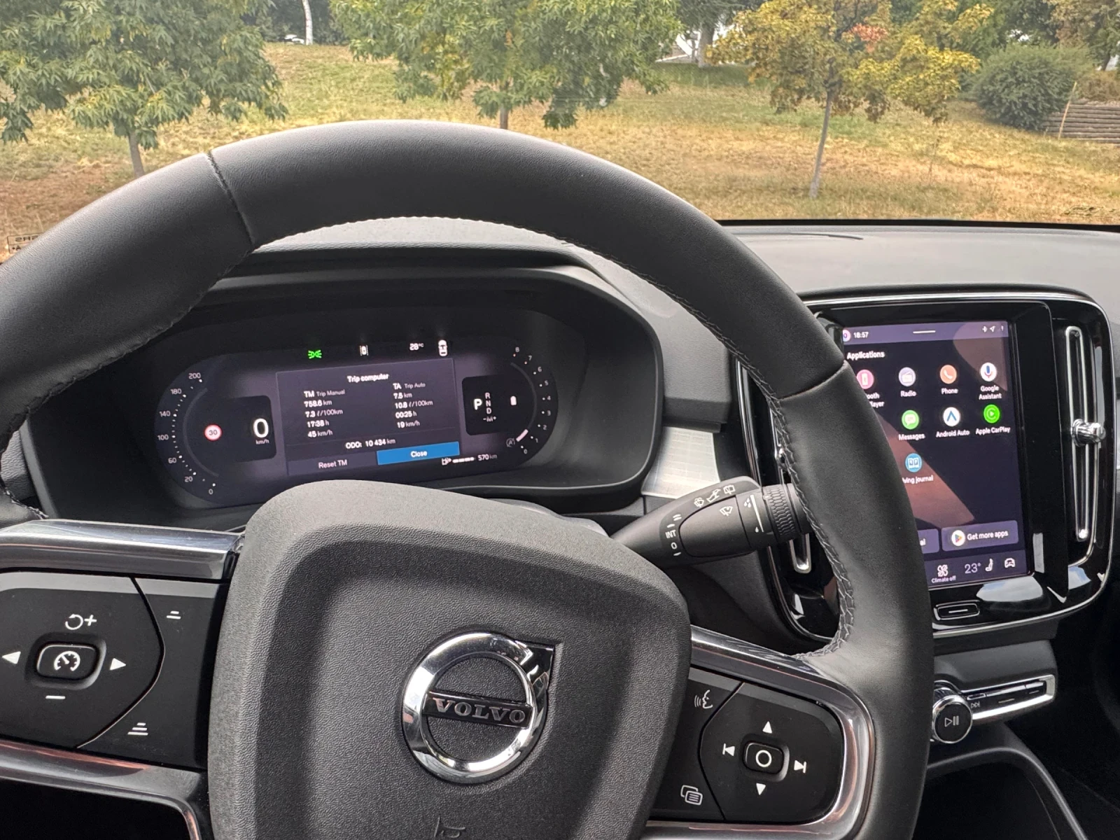 Volvo XC40 2.0 B3, снимка 12 - Автомобили и джипове - 55666704