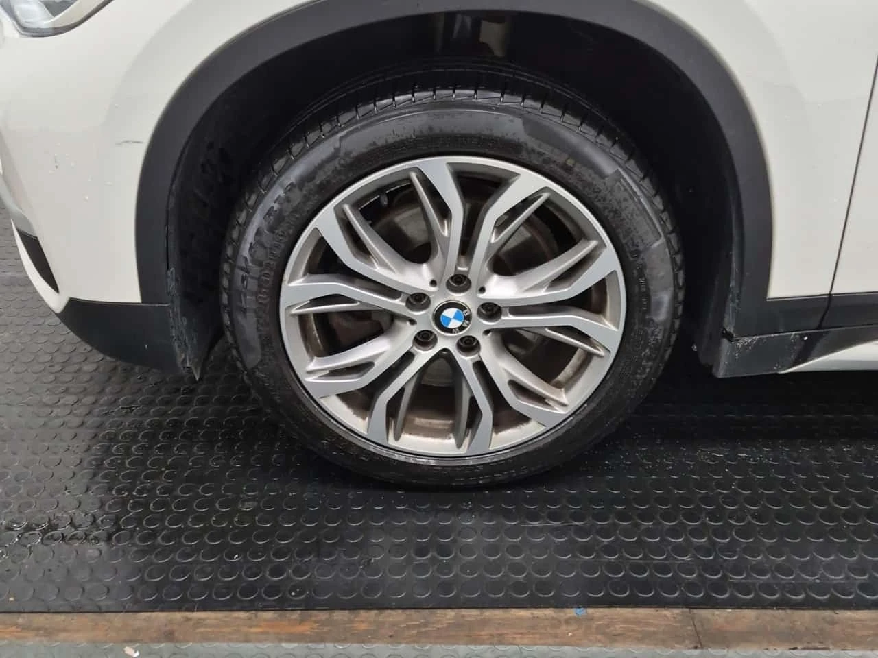 BMW X1 Awd 4dr Xdrive28i * CARFAX * ���������� *  | Mobile.bg � ����������� 4