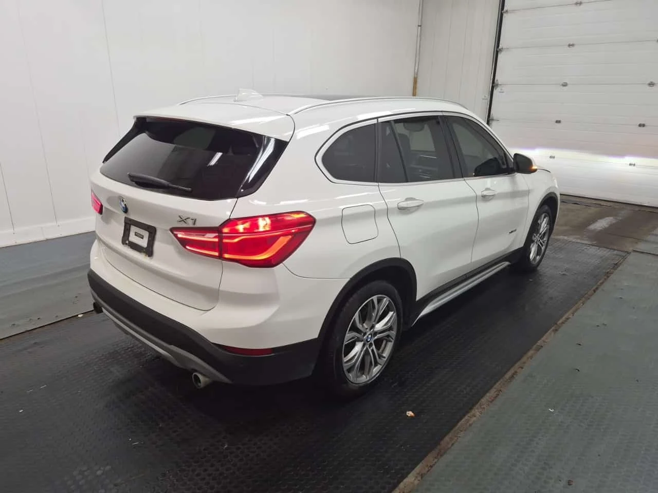 BMW X1 Awd 4dr Xdrive28i * CARFAX * ���������� *  | Mobile.bg � ����������� 2