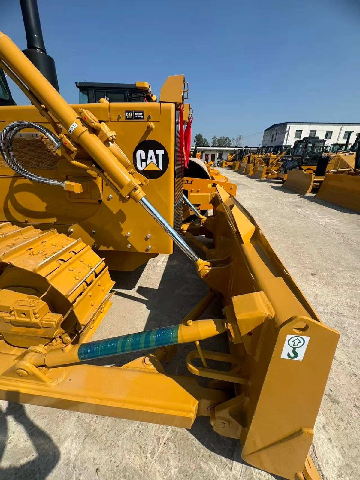�������� Cat D6G | Mobile.bg � ����������� 4