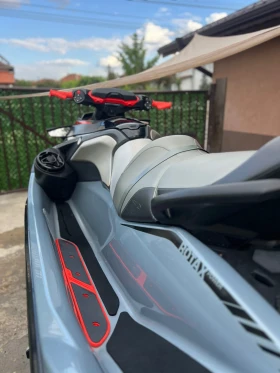 ����� �� �������� �� ���� Bombardier Sea Doo RXT-X 300