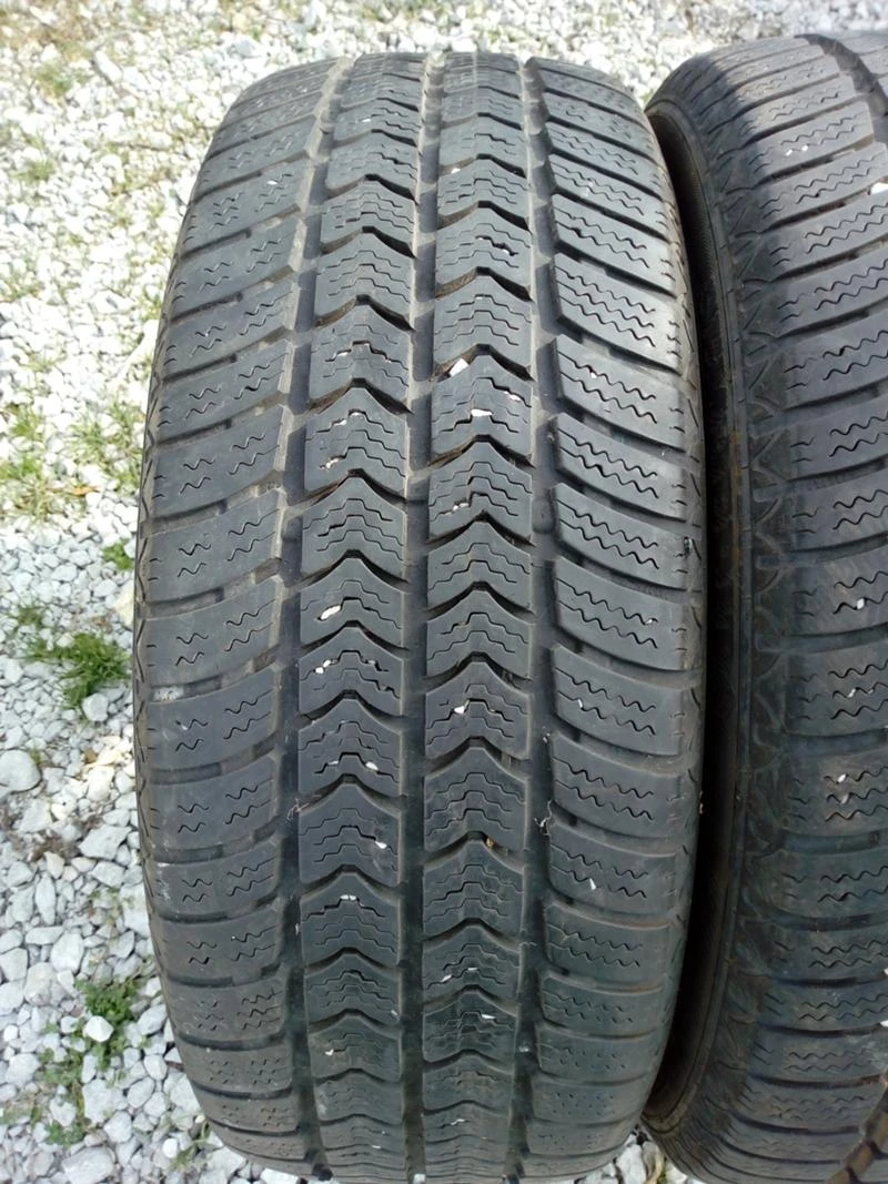 Гуми Зимни 195/60R16, снимка 2 - Гуми и джанти - 31941744