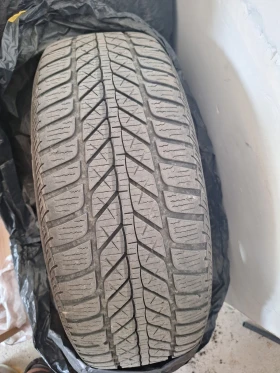        205/60R16  Opel Zafira