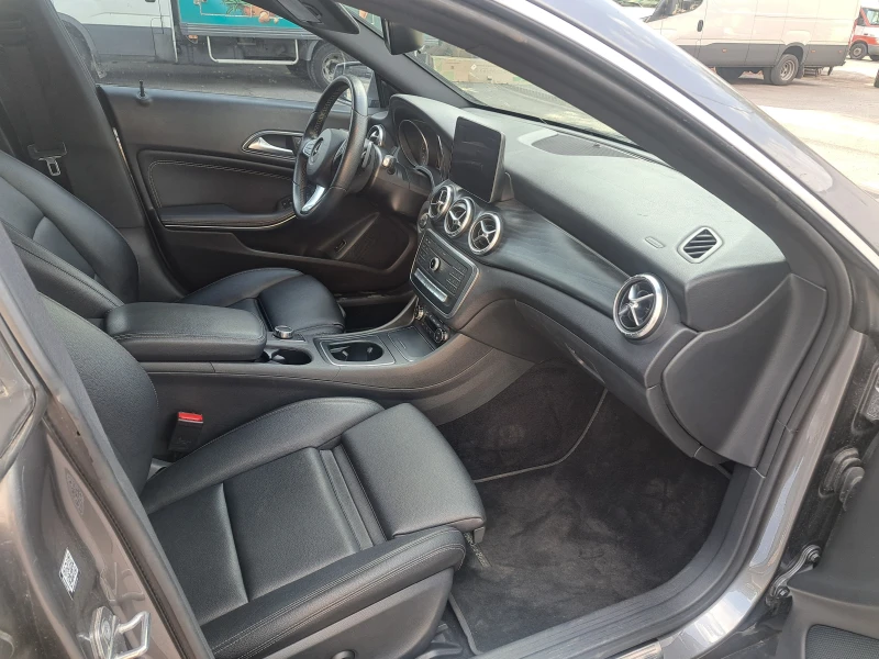 Mercedes-Benz CLA 250 4 Matic, снимка 8 - Автомобили и джипове - 47137523