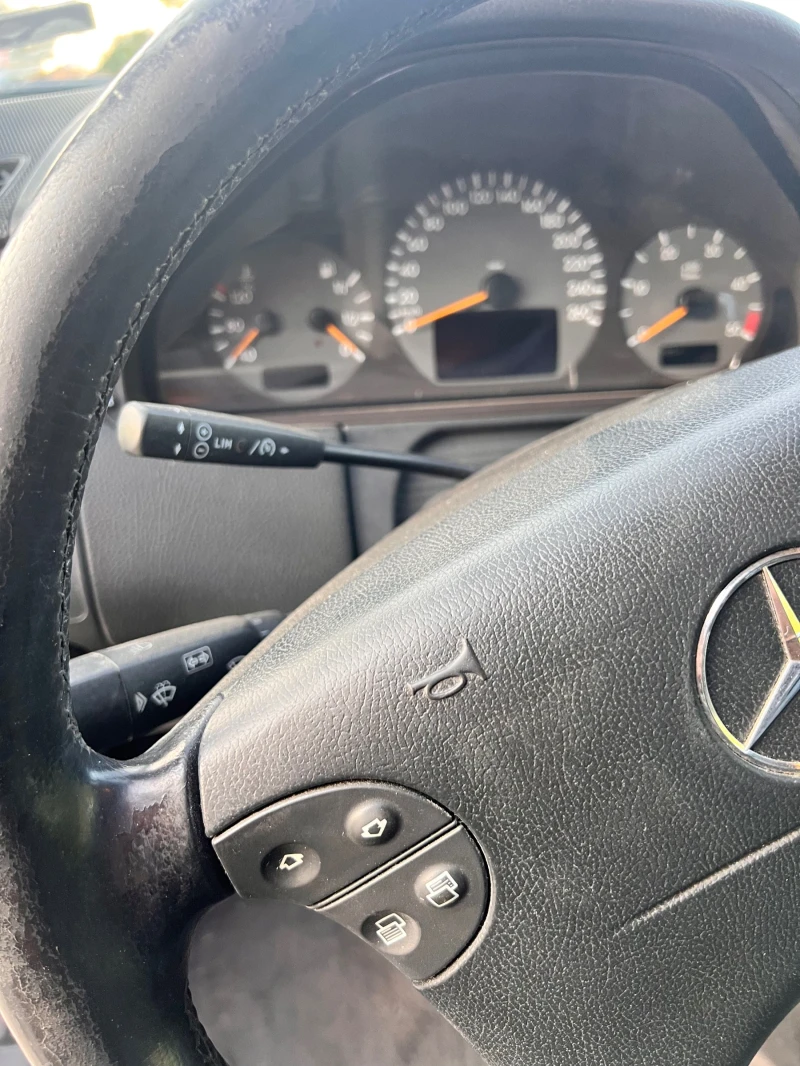 Mercedes-Benz E 270, снимка 12 - Автомобили и джипове - 47197783