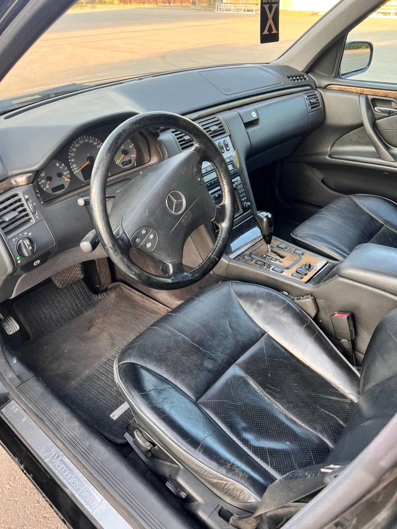 Mercedes-Benz E 270, снимка 5 - Автомобили и джипове - 47197783