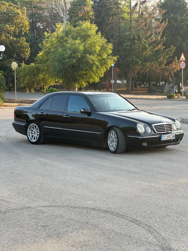 Mercedes-Benz E 270, снимка 3 - Автомобили и джипове - 47197783