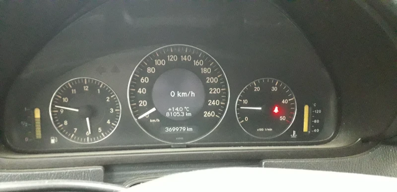 Mercedes-Benz CLK 270cdi, снимка 17 - Автомобили и джипове - 47816331