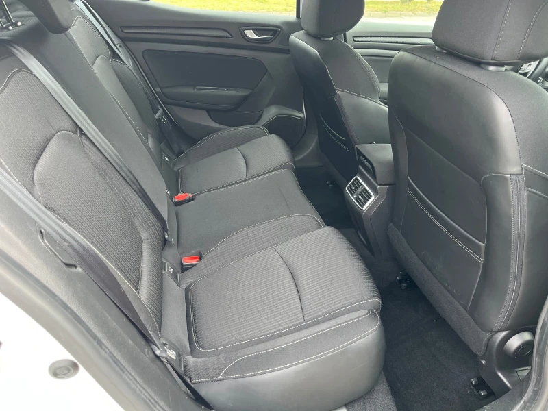 Renault Megane 1.5 DCI Avtomatik , снимка 10 - Автомобили и джипове - 51910125