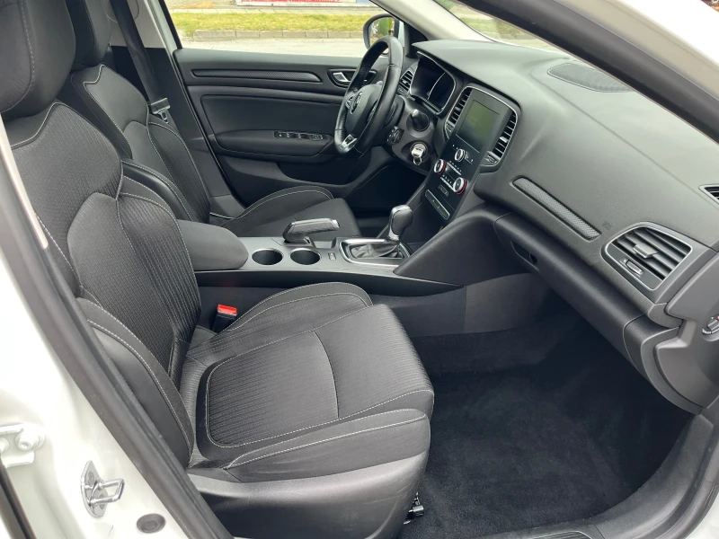 Renault Megane 1.5 DCI Avtomatik , снимка 8 - Автомобили и джипове - 51910125
