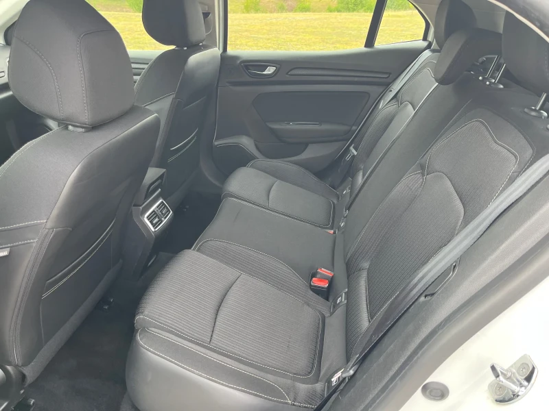 Renault Megane 1.5 DCI Avtomatik , снимка 11 - Автомобили и джипове - 51910125