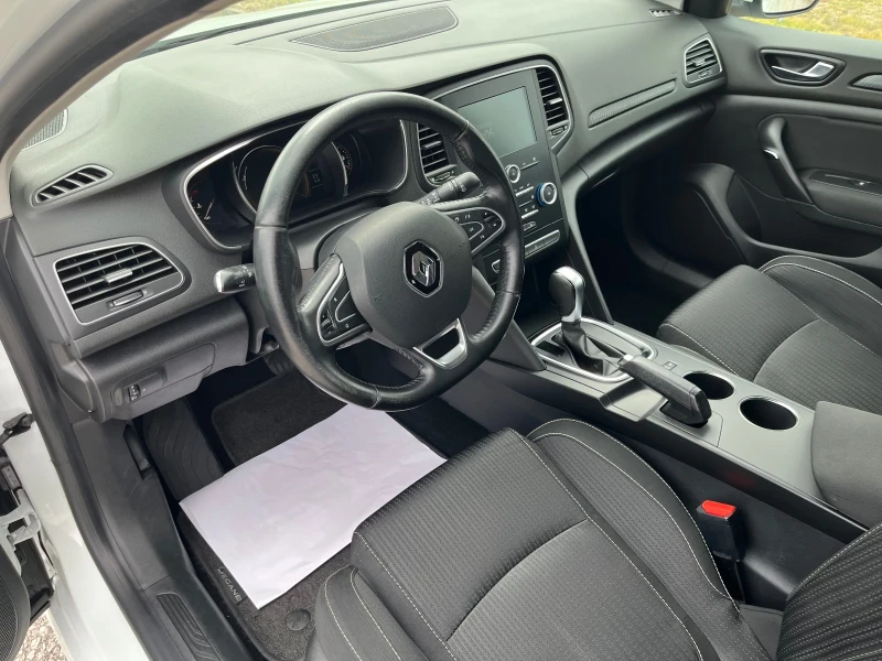 Renault Megane 1.5 DCI Avtomatik , снимка 15 - Автомобили и джипове - 51910125