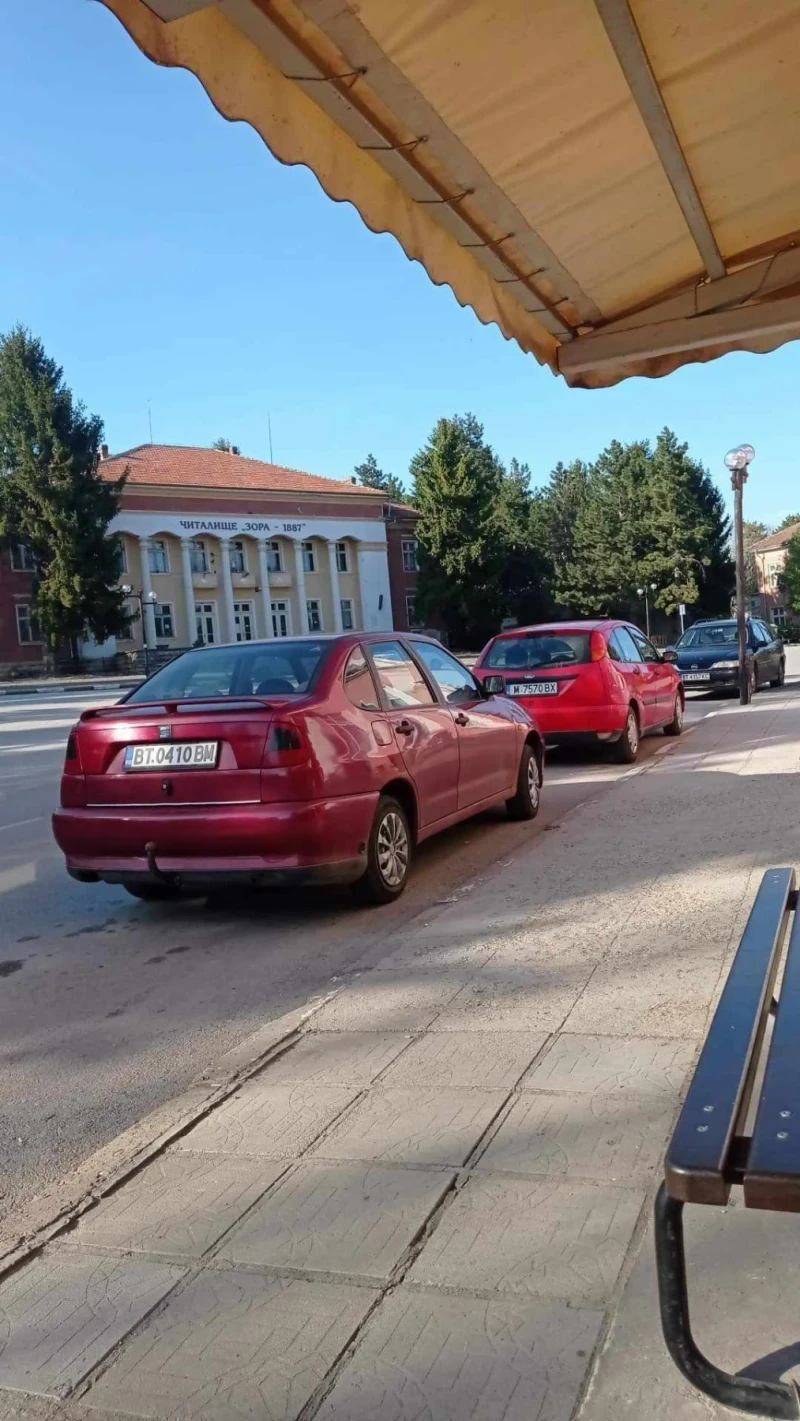 Seat Cordoba, снимка 4 - Автомобили и джипове - 52568974