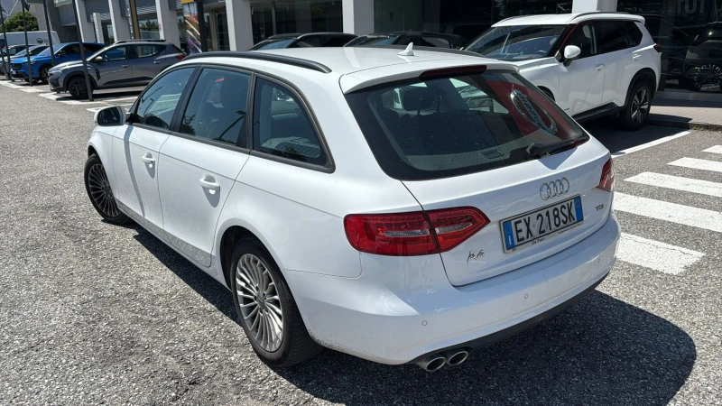 Audi A4 2.0 TDI AUTOMAT, снимка 4 - Автомобили и джипове - 52691361