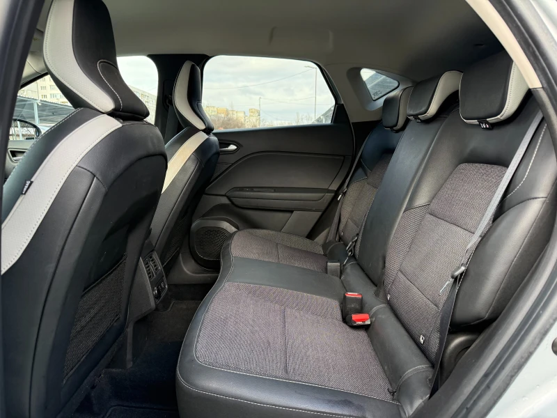 Renault Captur 1.3 Tce, снимка 9 - Автомобили и джипове - 53155785