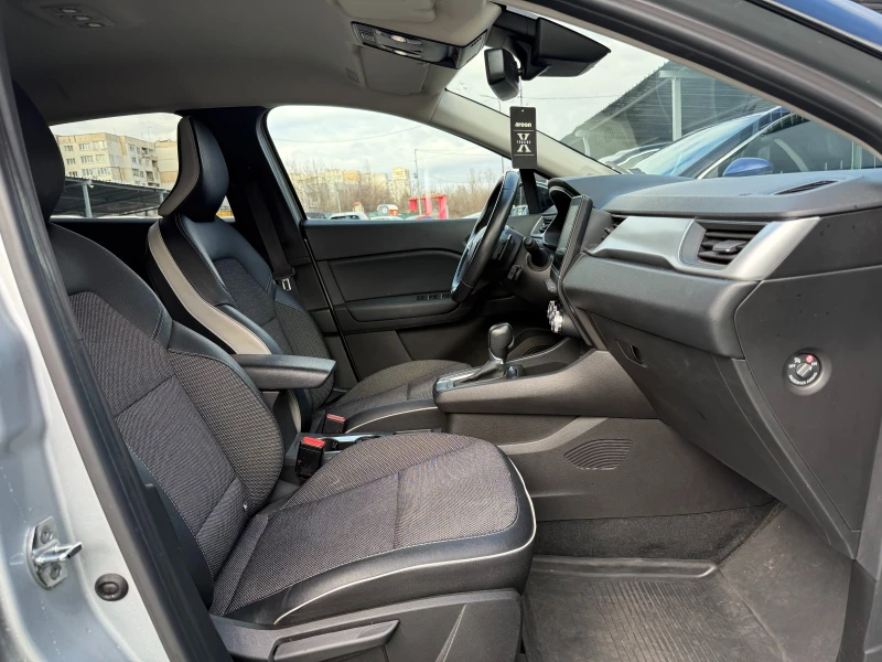 Renault Captur 1.3 Tce, снимка 8 - Автомобили и джипове - 53155785