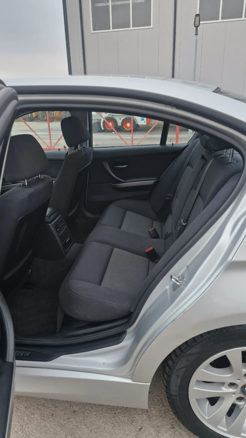 BMW 320, снимка 10 - Автомобили и джипове - 53275884