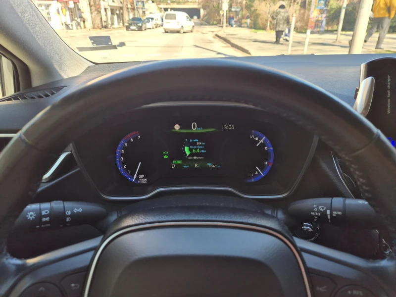 Toyota Corolla SDN 1. 8 HSD Executive, снимка 5 - Автомобили и джипове - 53556088