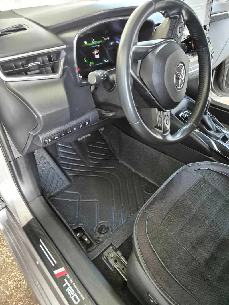 Toyota Corolla SDN 1. 8 HSD Executive, снимка 14 - Автомобили и джипове - 53556088