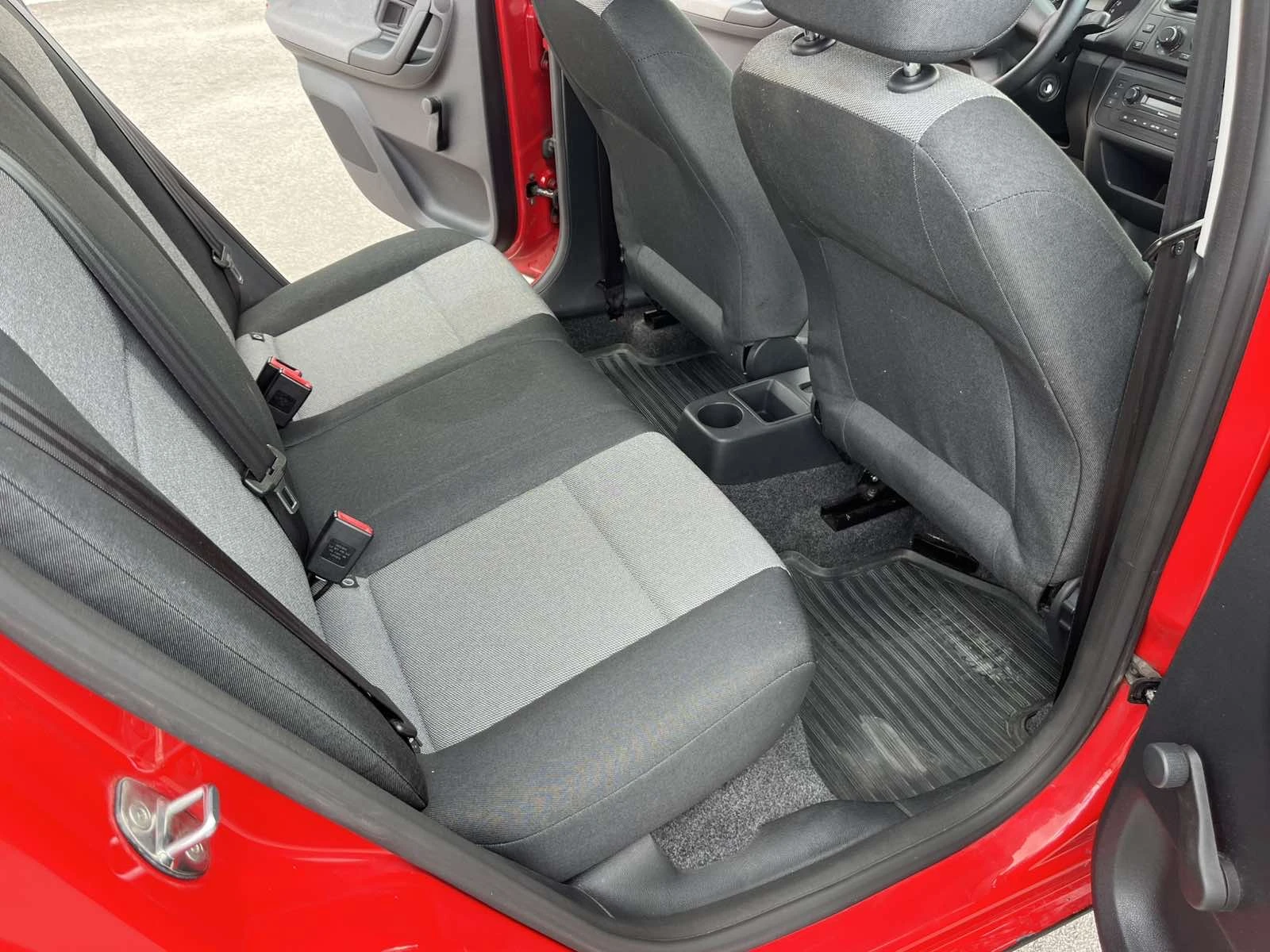 Skoda Fabia 1.2I 60кс. FACE EURO 4 КЛИМАТИК  - изображение 10