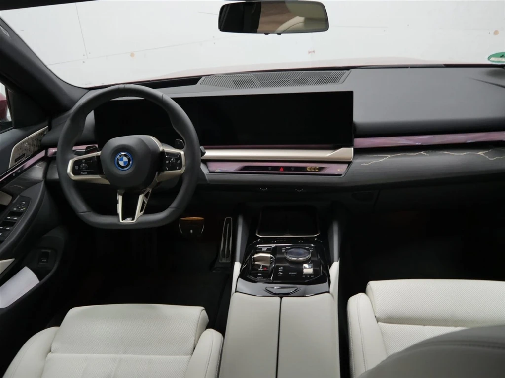 BMW 550 xDrive - изображение 7